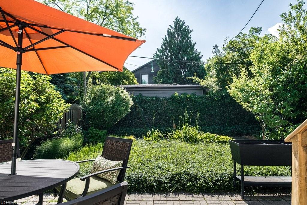 23 Bruce Street Property Photo 41