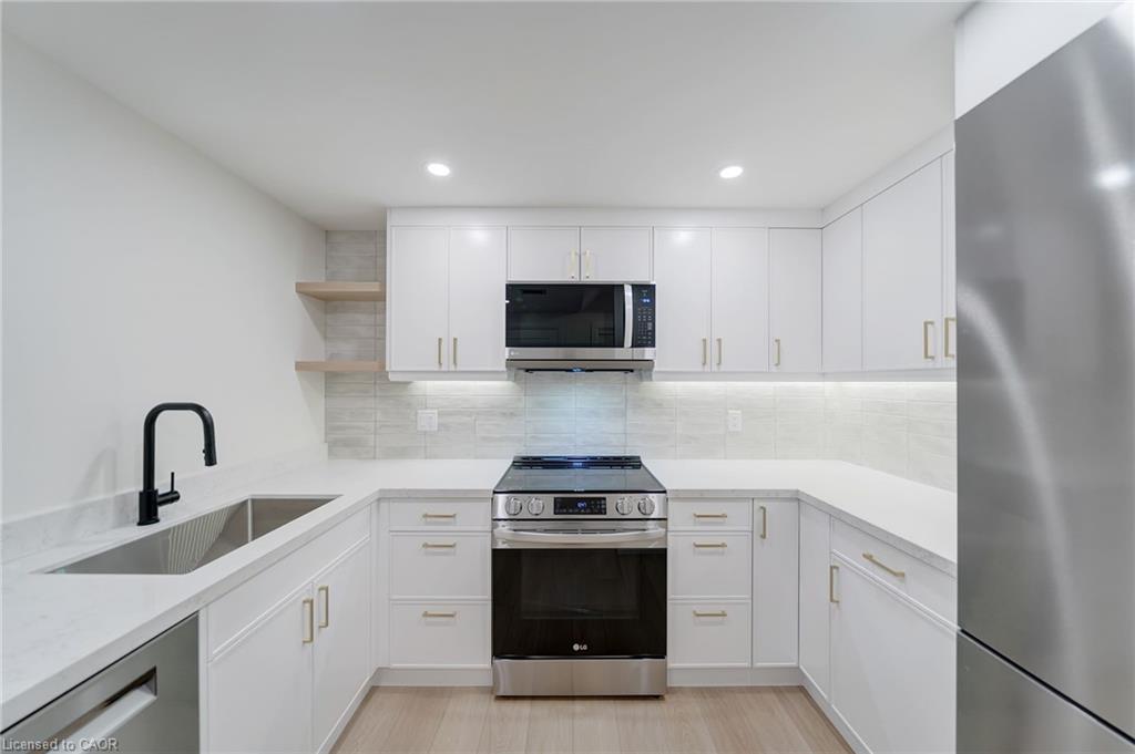 303-102 Bronte Road Property Photo 4