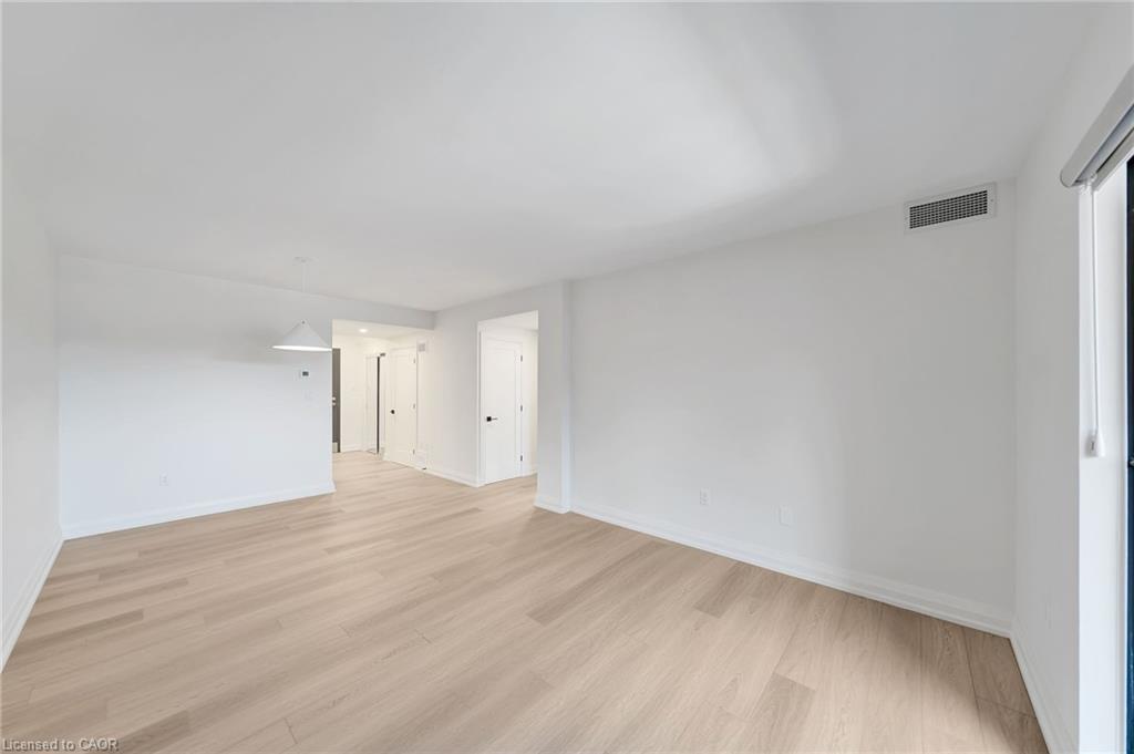 303-102 Bronte Road Property Photo 7