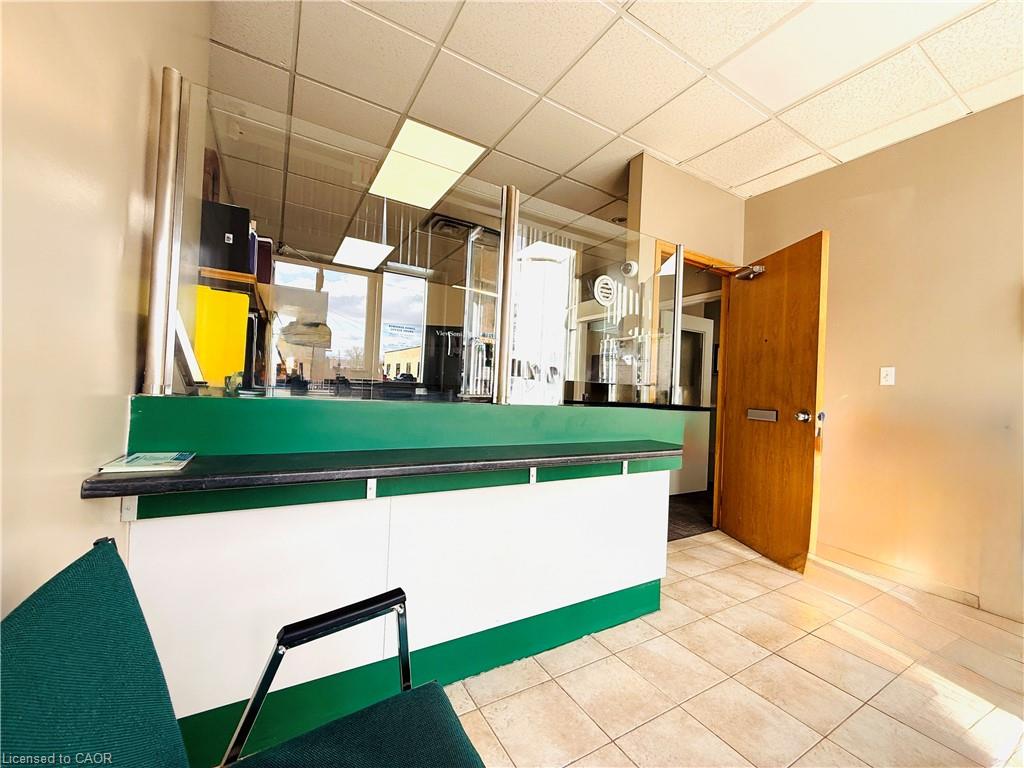 281 Queenston Road Property Photo 4