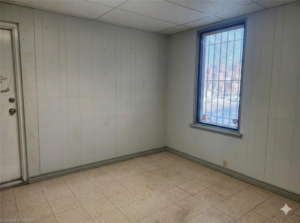 479 Main Street E Property Photo 10