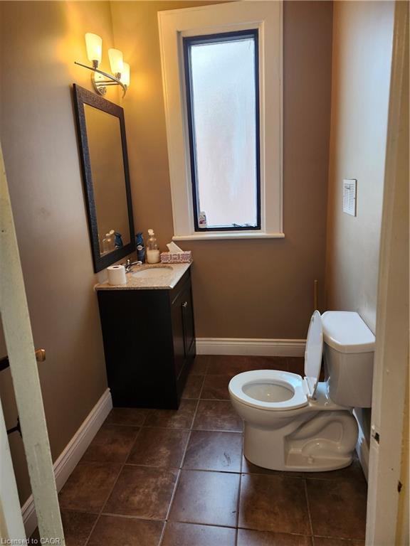 479 Main Street E Property Photo 18