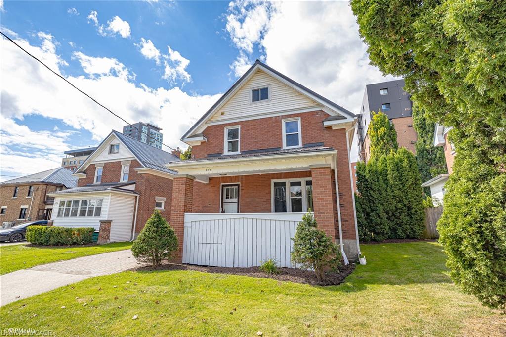 177 Regina Street N Property Photo 1