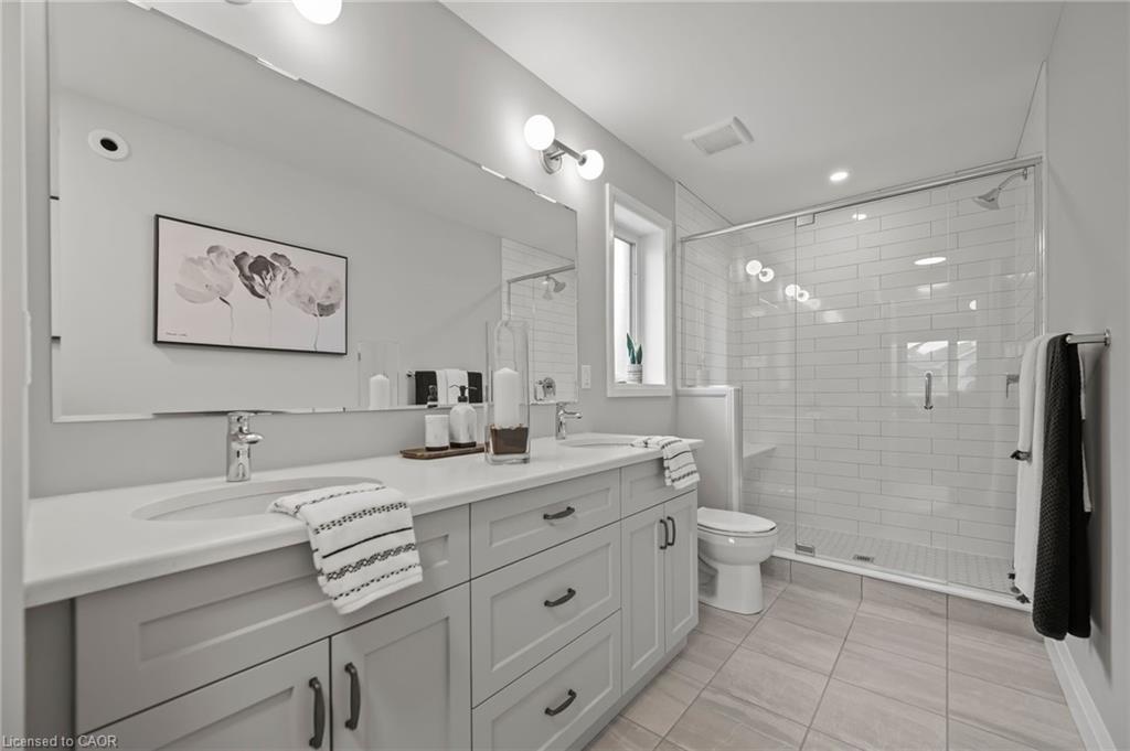 218 Bridge Crescent Property Photo 6