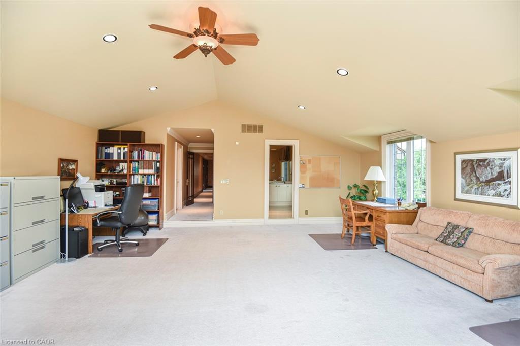 11 Prestwick Place Property Photo 18