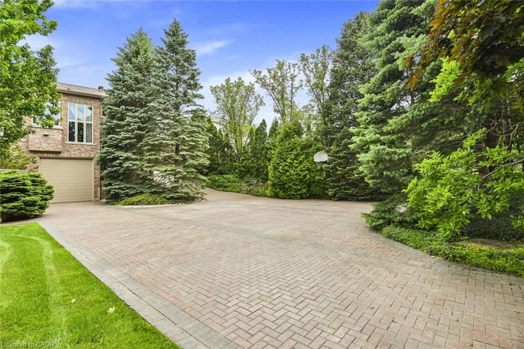 11 Prestwick Place Property Photo 27