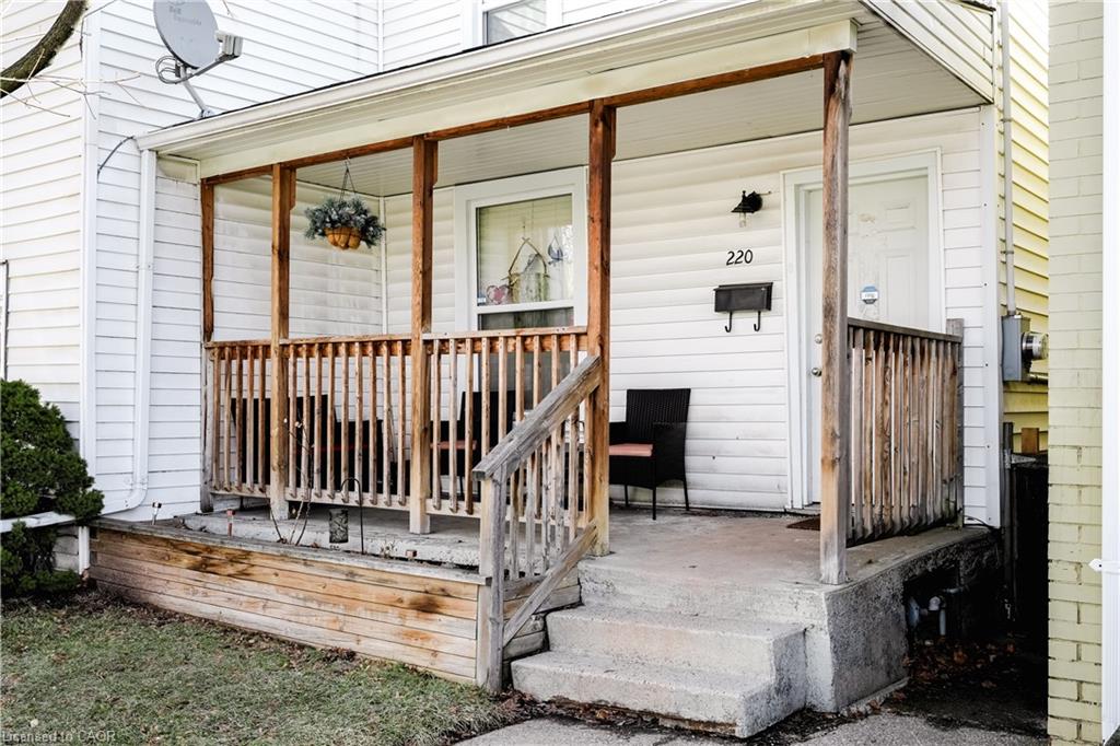 224 Rosslyn Avenue N Property Photo 5