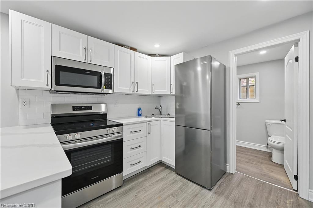 224 Rosslyn Avenue N Property Photo 11