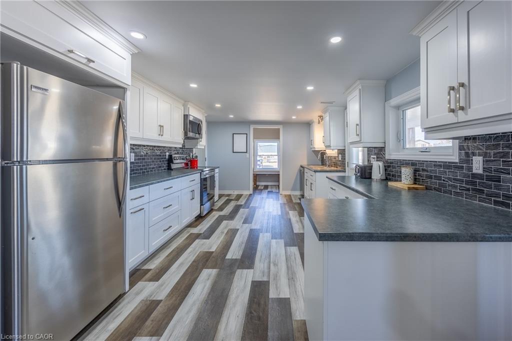 100 Queen Street E Property Photo 11