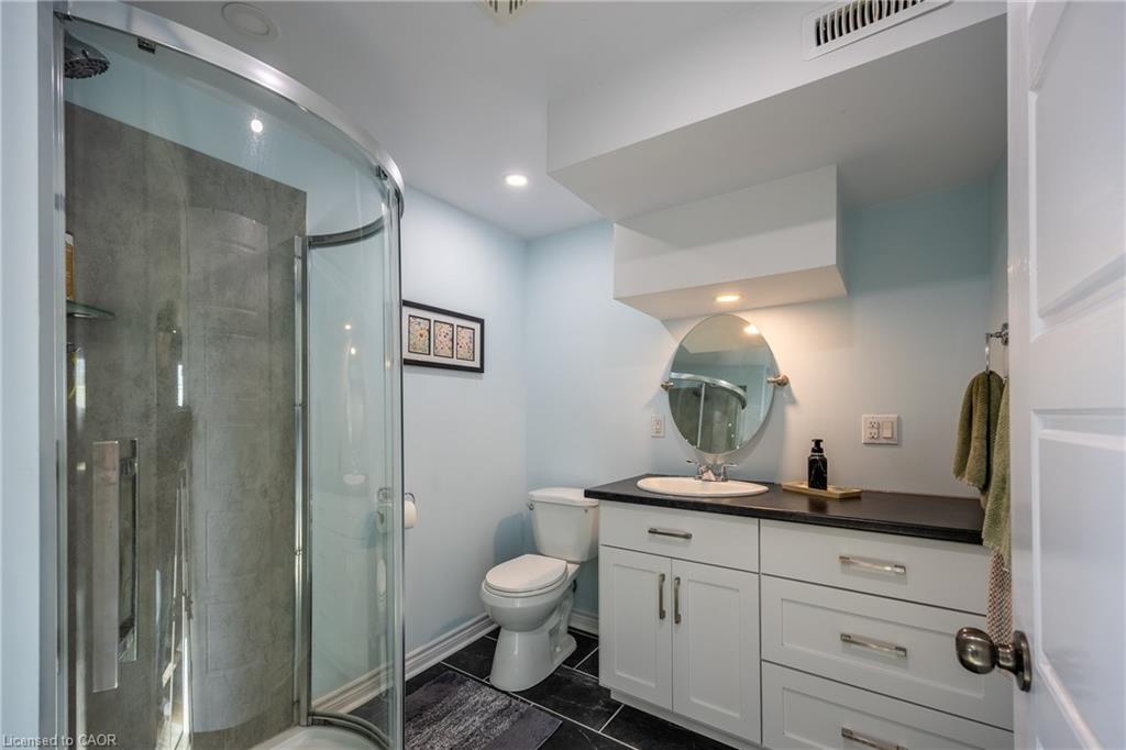 100 Queen Street E Property Photo 16