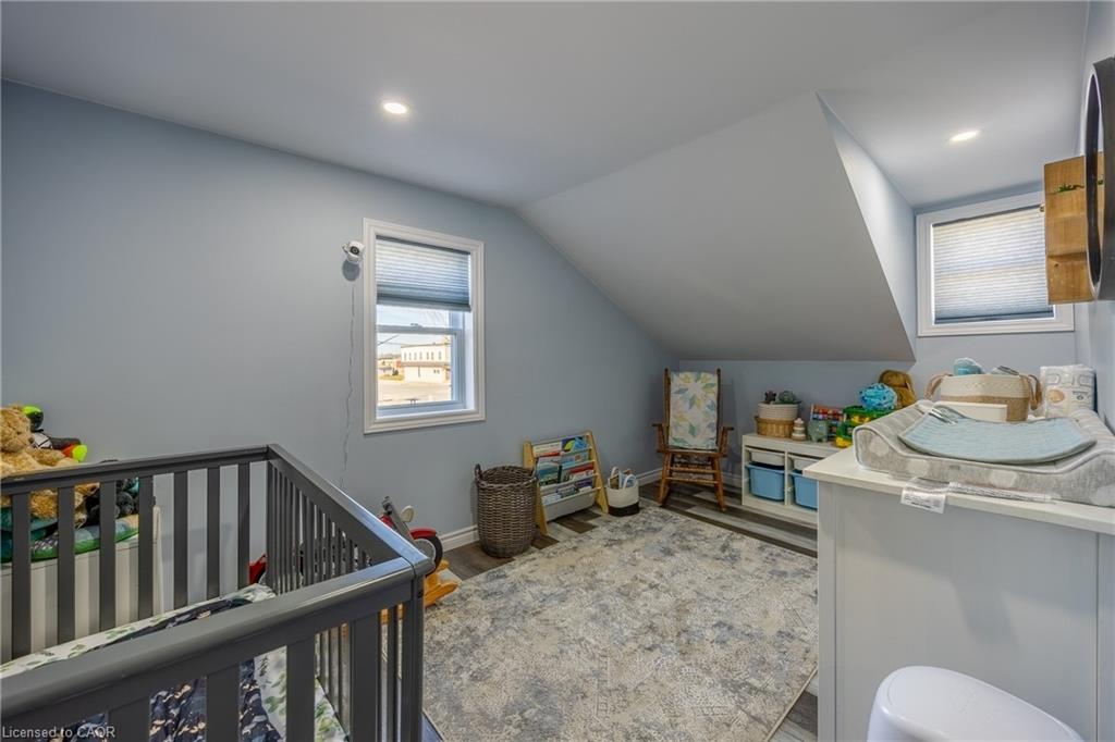 100 Queen Street E Property Photo 21