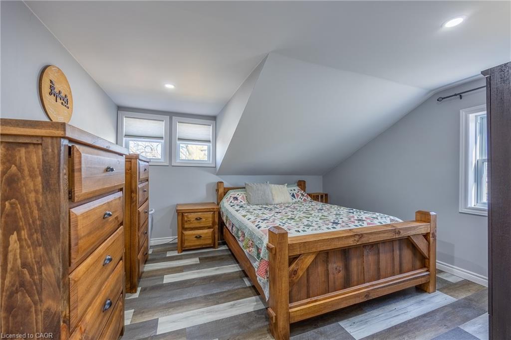100 Queen Street E Property Photo 22