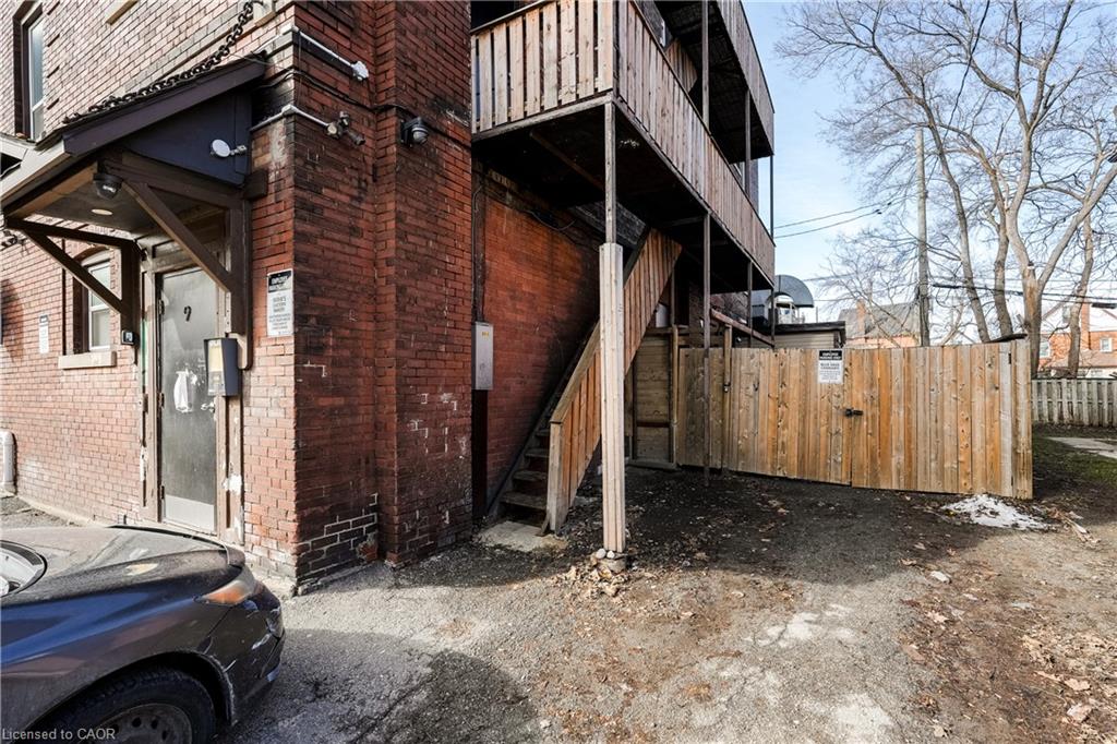 835 King Street E Property Photo 16