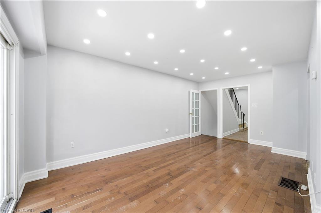 116-1538 Lancaster Drive Property Photo 12