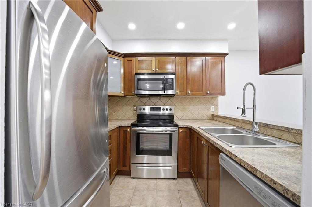 116-1538 Lancaster Drive Property Photo 17