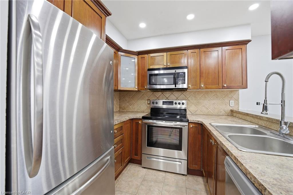116-1538 Lancaster Drive Property Photo 18