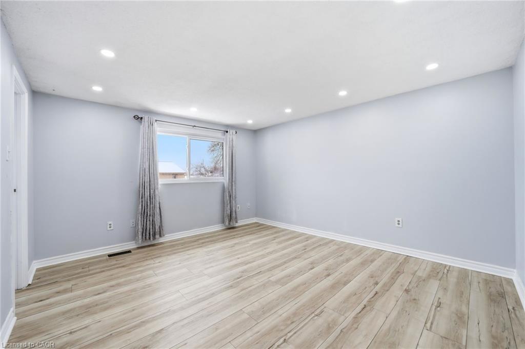 116-1538 Lancaster Drive Property Photo 23