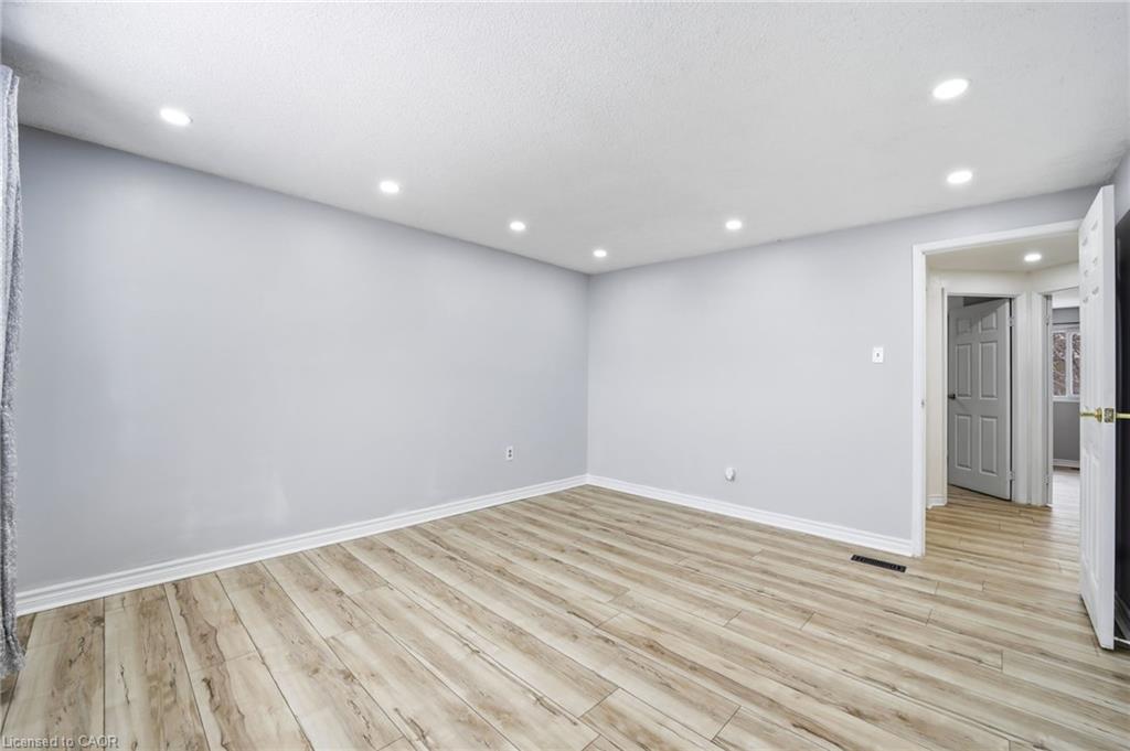 116-1538 Lancaster Drive Property Photo 24