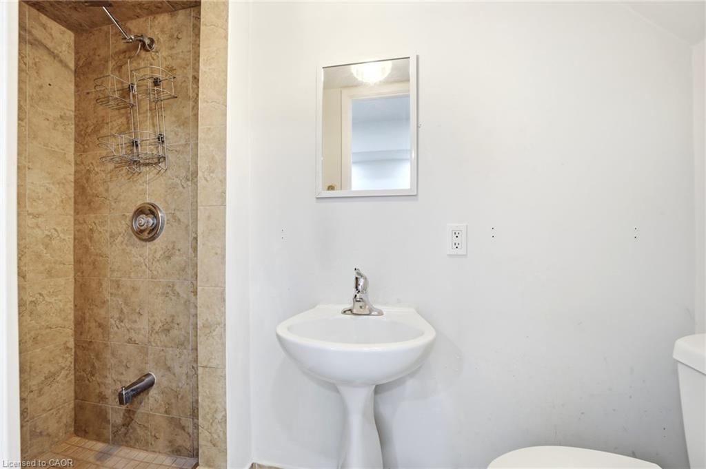 116-1538 Lancaster Drive Property Photo 35
