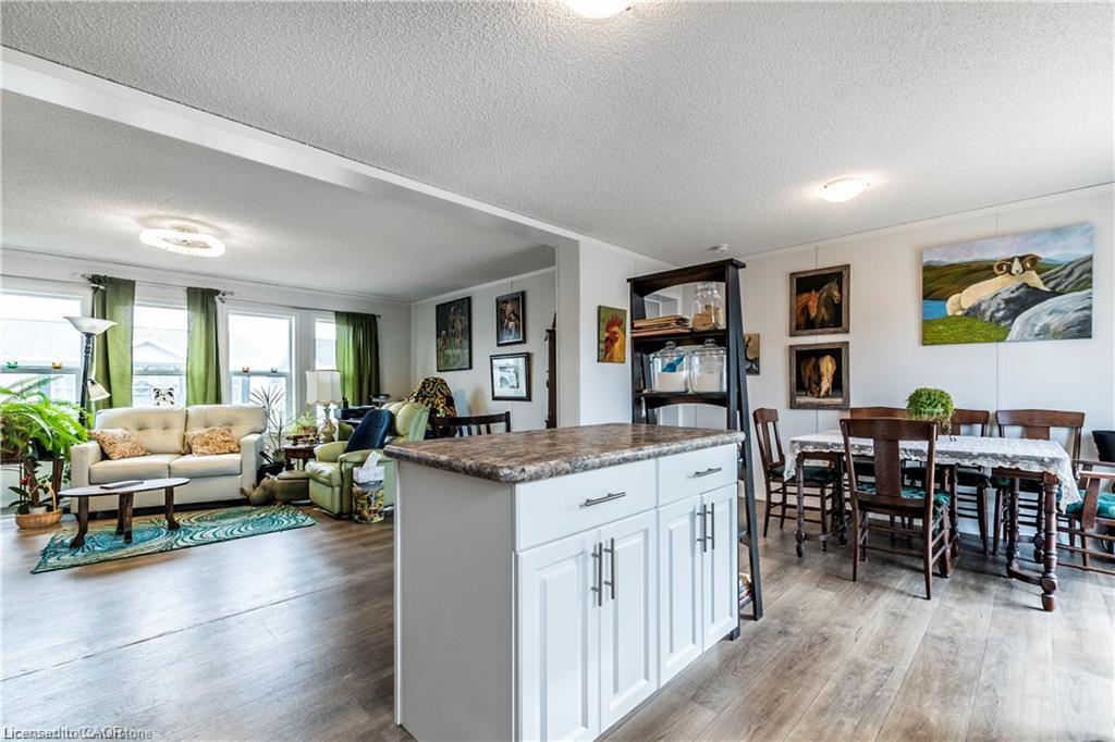 17 Bent Willow Court Property Photo 8