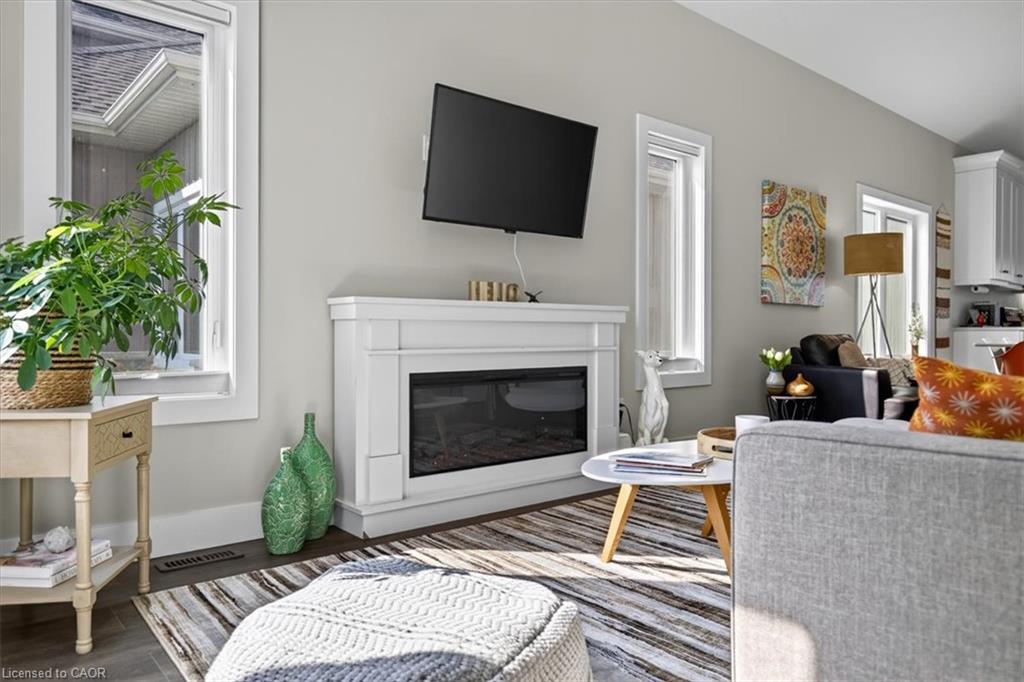7-744 Nelson Street W Property Photo 10