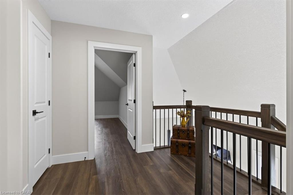 7-744 Nelson Street W Property Photo 29