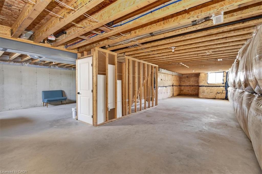 7-744 Nelson Street W Property Photo 36