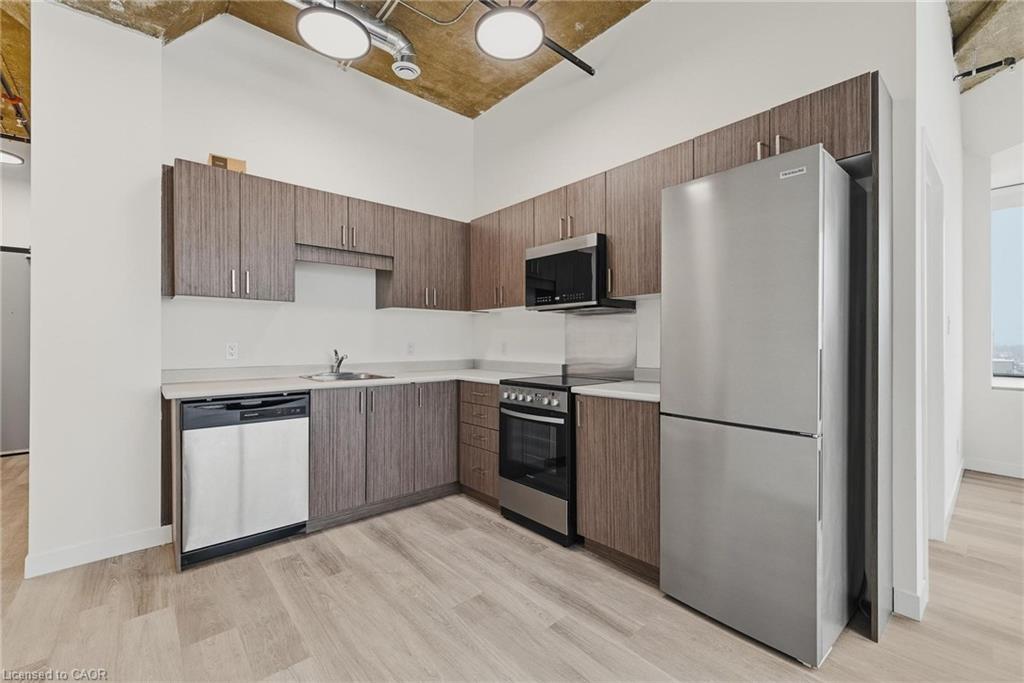 315-30 Duke Street W Property Photo 1
