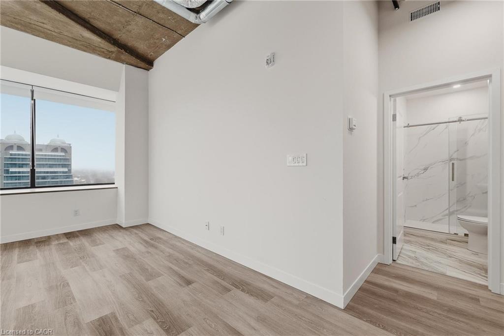 315-30 Duke Street W Property Photo 2