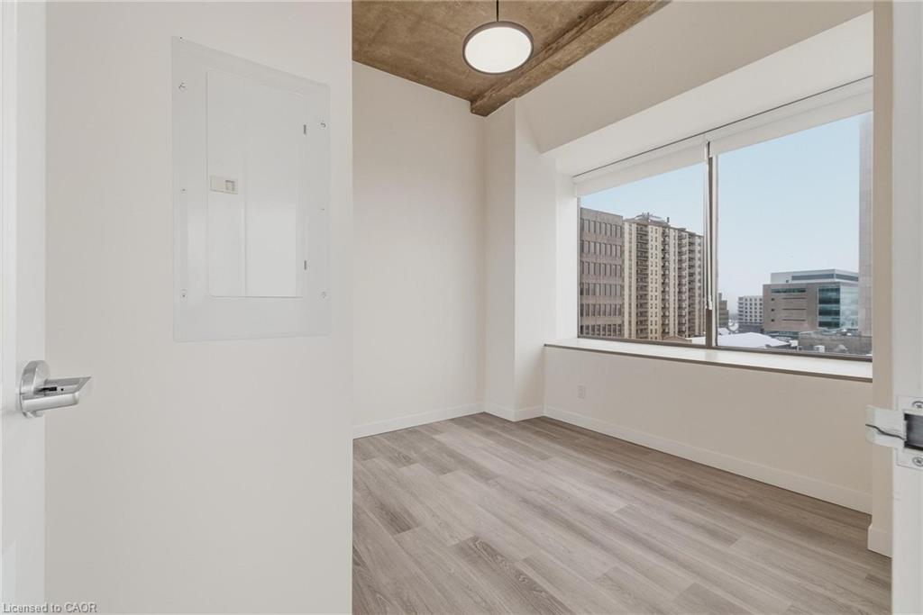 315-30 Duke Street W Property Photo 3