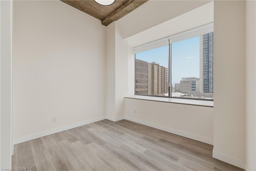 315-30 Duke Street W Property Photo 4