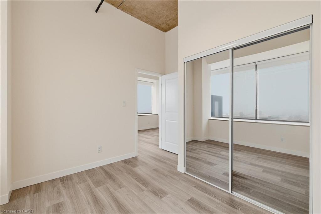 315-30 Duke Street W Property Photo 5