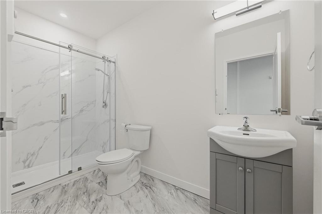 315-30 Duke Street W Property Photo 7
