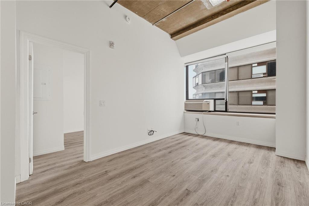 315-30 Duke Street W Property Photo 11