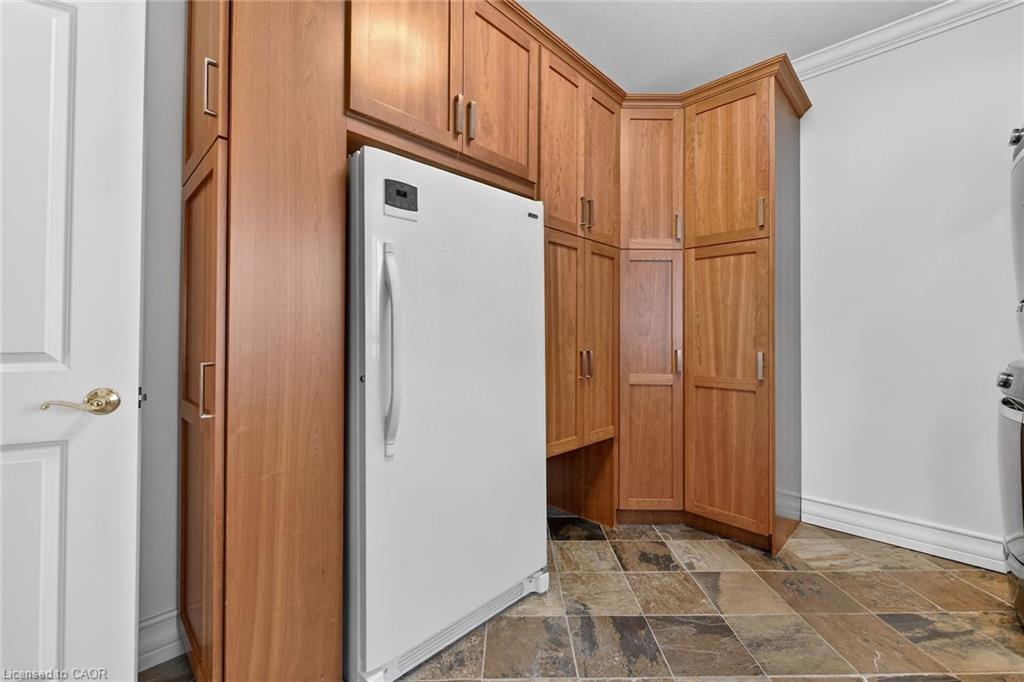 16-80 New Lakeshore Road Property Photo 25