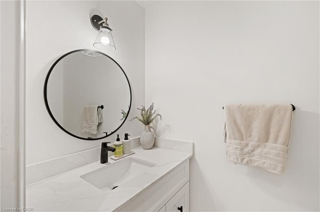 557 Burleigh Road N Property Photo 32