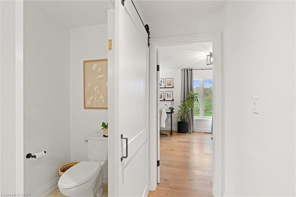 557 Burleigh Road N Property Photo 33