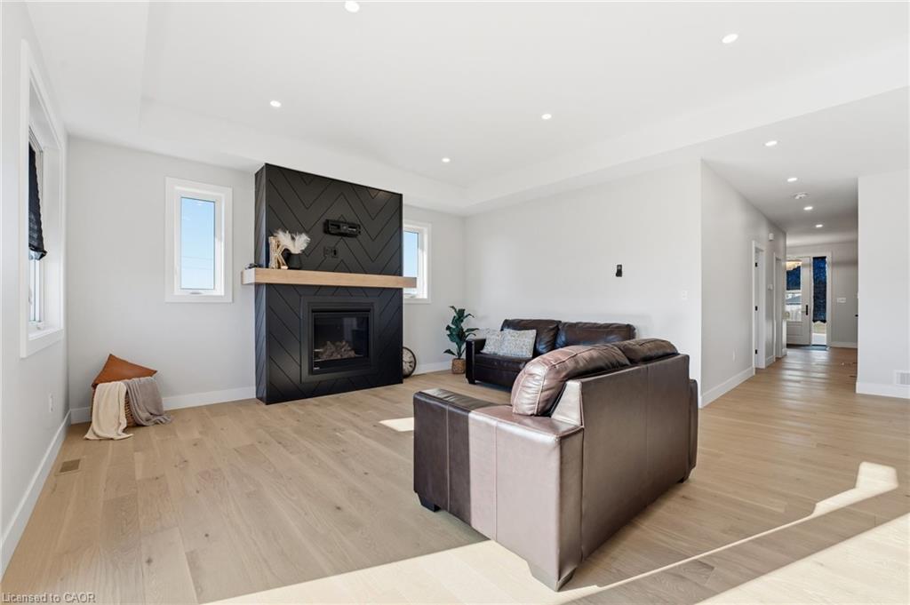 48 Rebecca Drive Property Photo 8