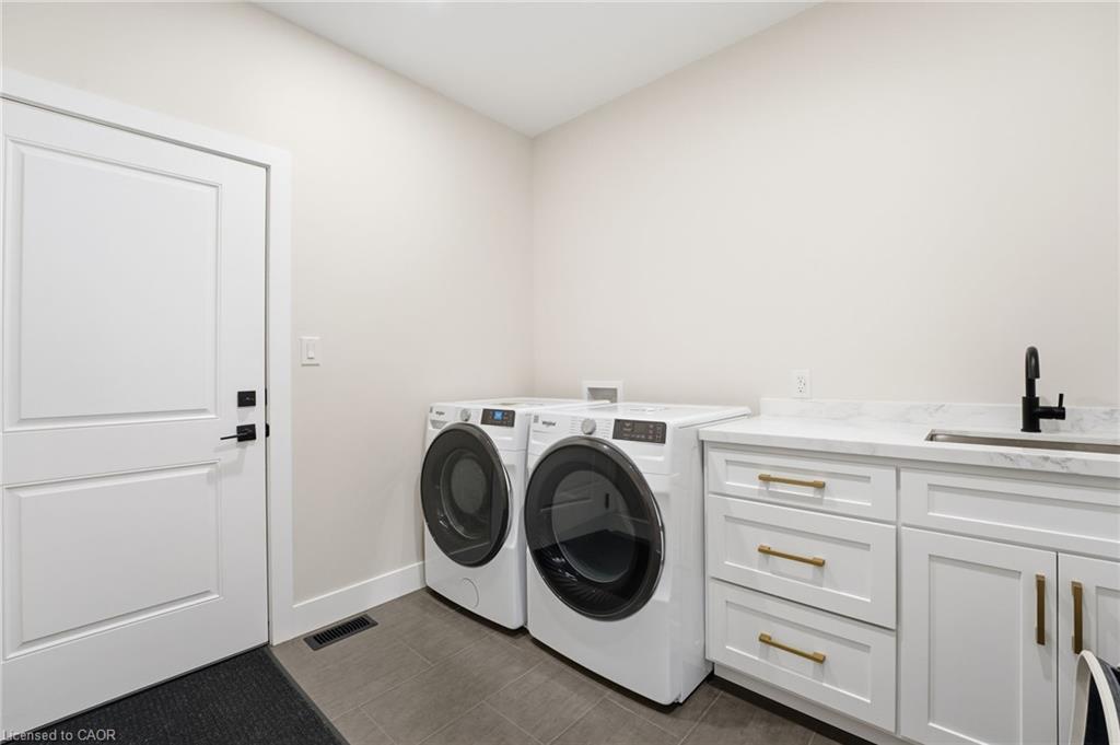 48 Rebecca Drive Property Photo 15