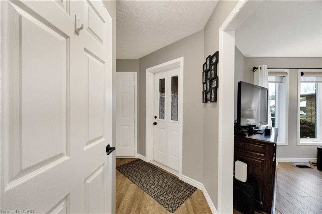 18 Kara Lane Property Photo 8