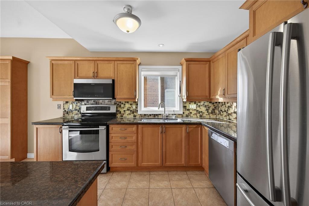 76 Abbotsford Trail Property Photo 10
