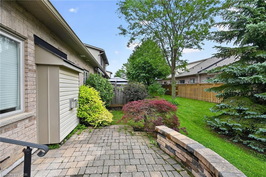 76 Abbotsford Trail Property Photo 38