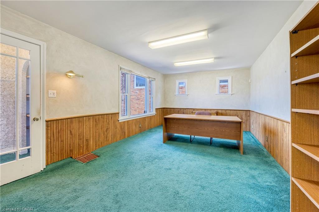 855 Exmouth Street Property Photo 7