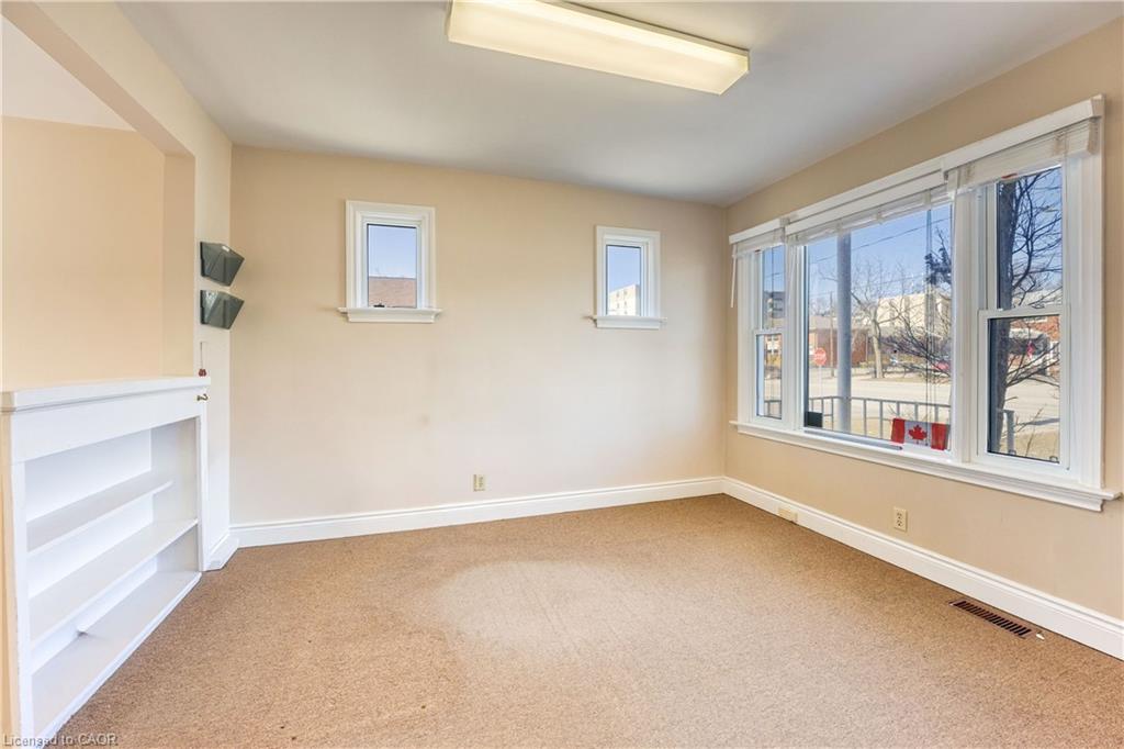 855 Exmouth Street Property Photo 10