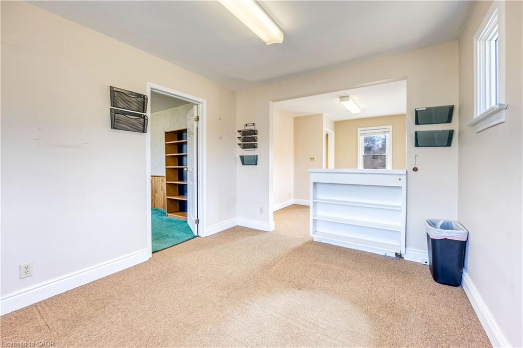 855 Exmouth Street Property Photo 12