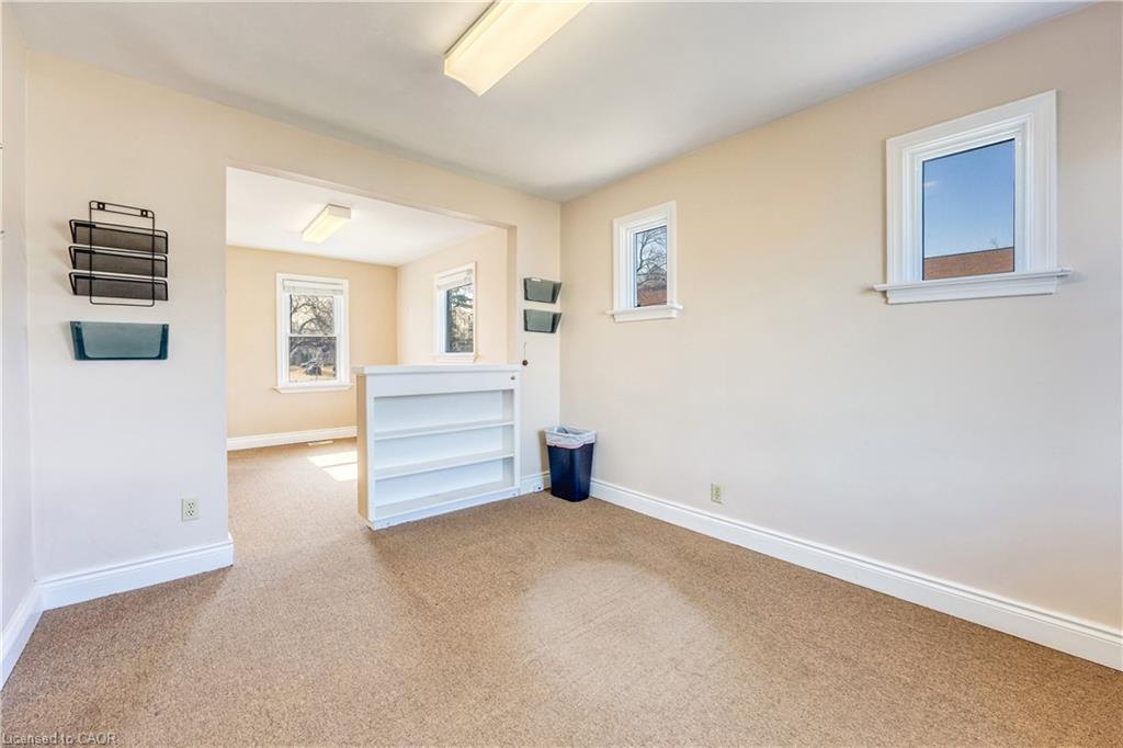 855 Exmouth Street Property Photo 13
