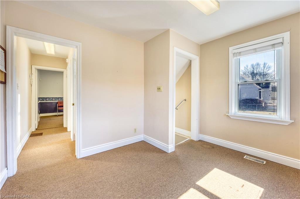855 Exmouth Street Property Photo 15