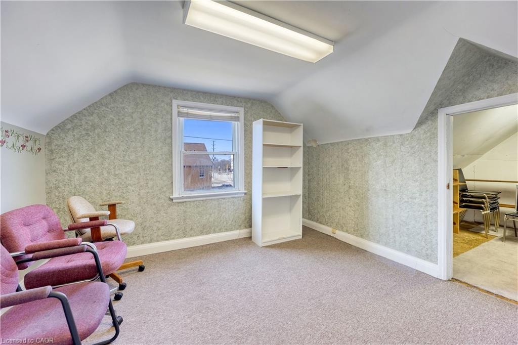 855 Exmouth Street Property Photo 19