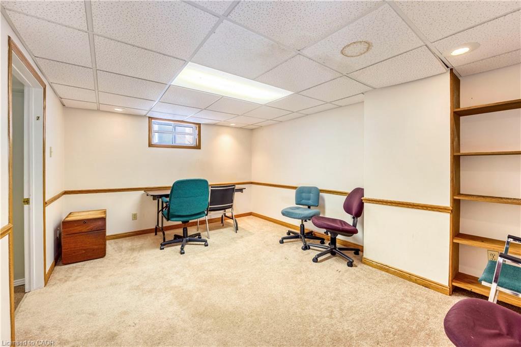 855 Exmouth Street Property Photo 24