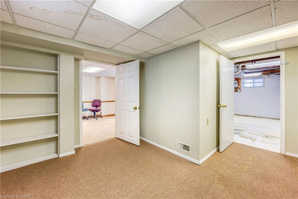 855 Exmouth Street Property Photo 30